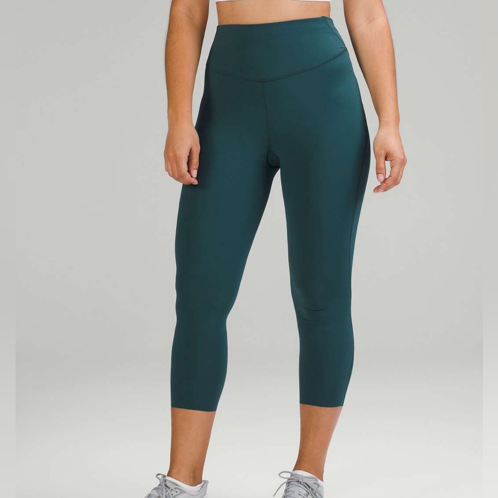 Lululemon Base Pace High-Rise Crop size 4